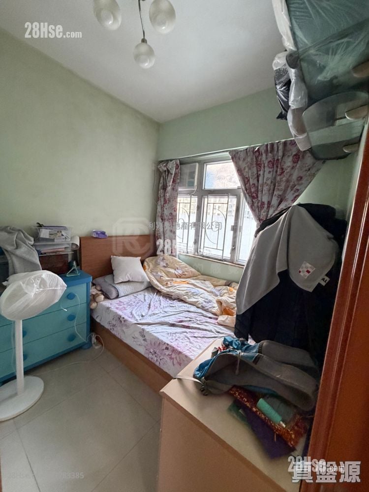 宝峰园 售盘 3 房 , 2 浴室 822 平方尺