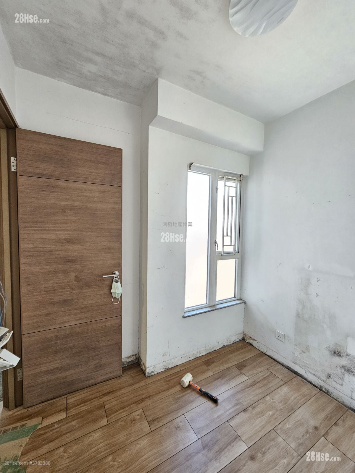 Metroregalia Rental 3 Bedrooms , 1 Bathroom 464 ft²