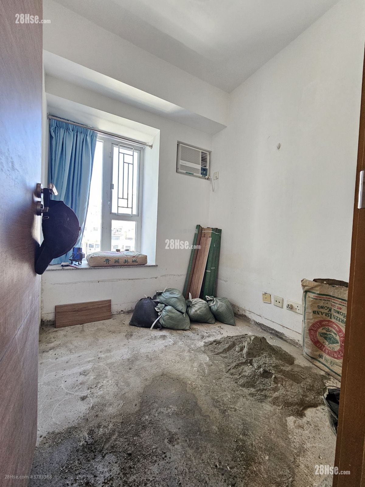 Metroregalia Rental 3 Bedrooms , 1 Bathroom 464 ft²