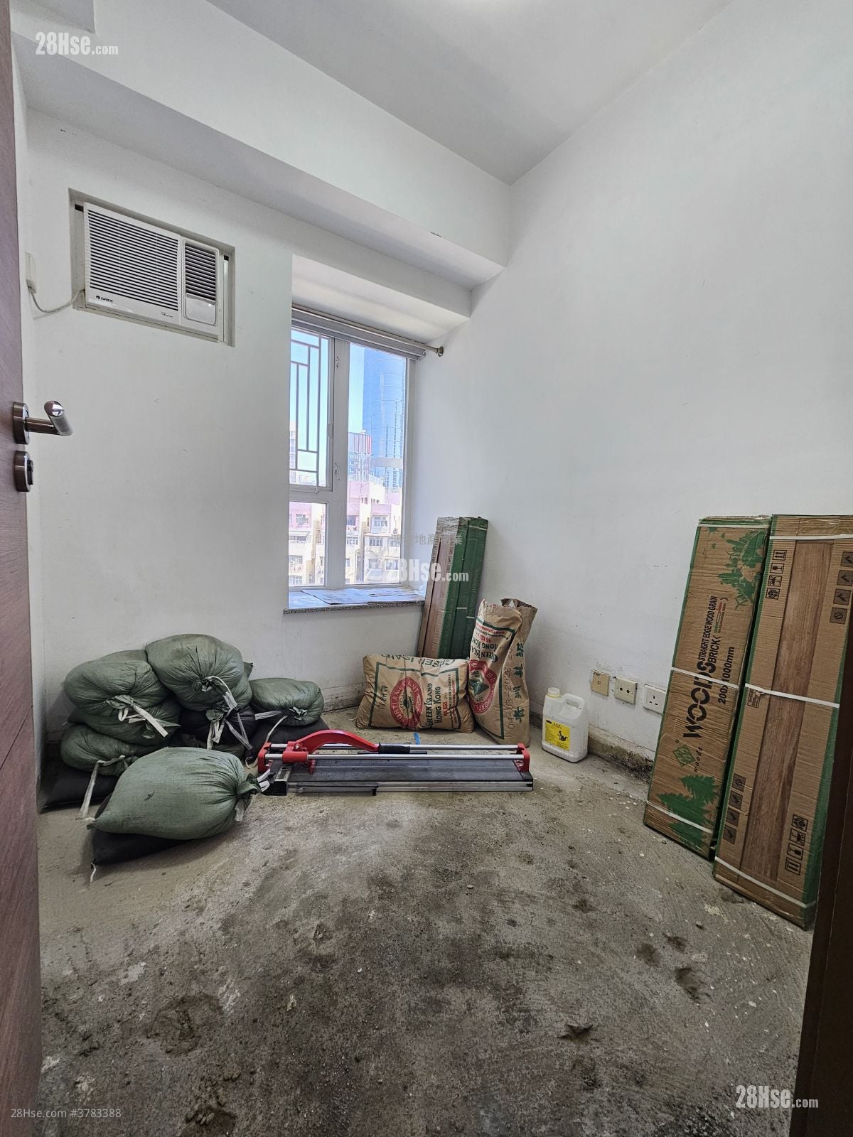 Metroregalia Rental 3 Bedrooms , 1 Bathroom 464 ft²