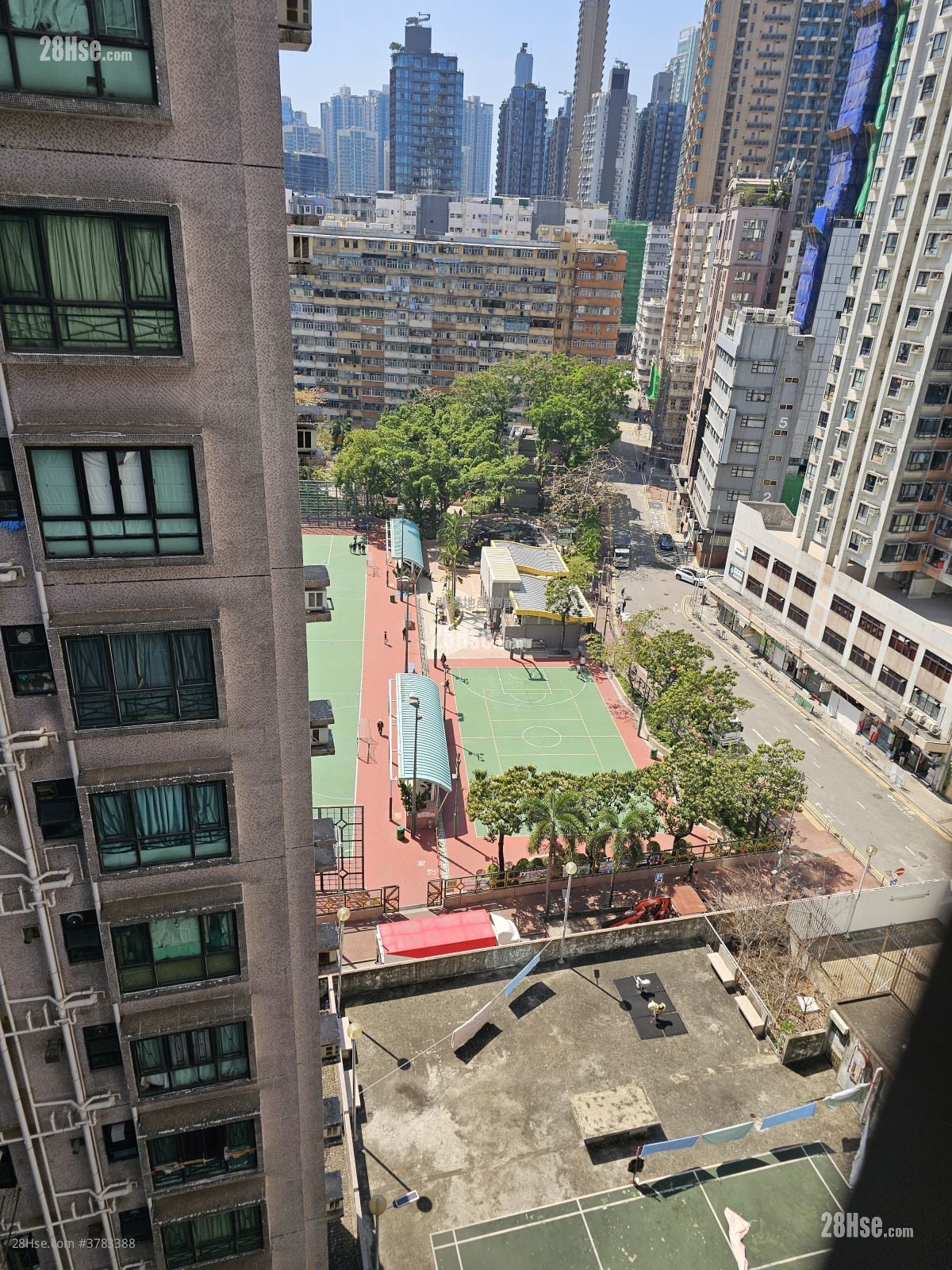 Metroregalia Rental 3 Bedrooms , 1 Bathroom 464 ft²