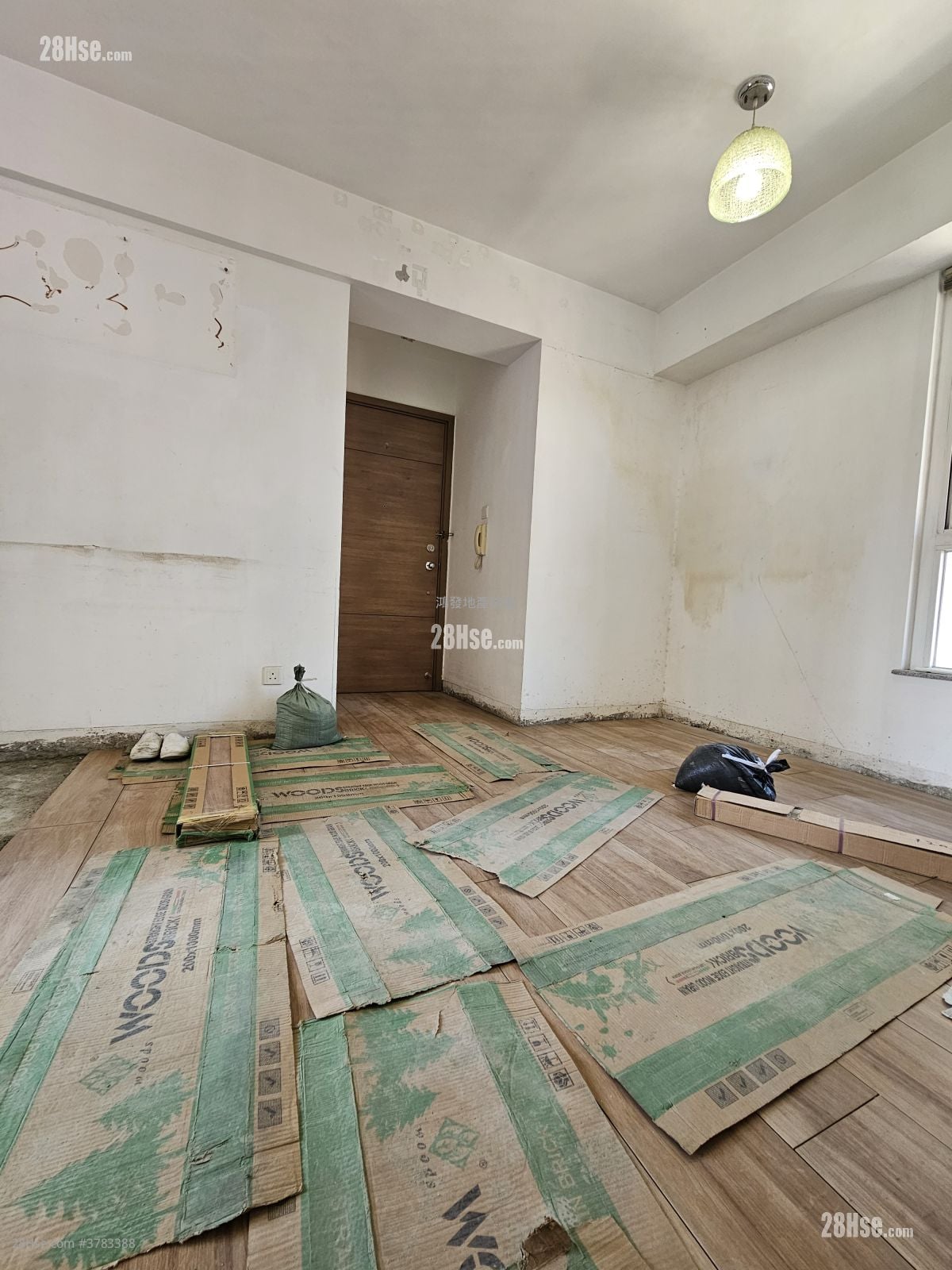 Metroregalia Rental 3 Bedrooms , 1 Bathroom 464 ft²