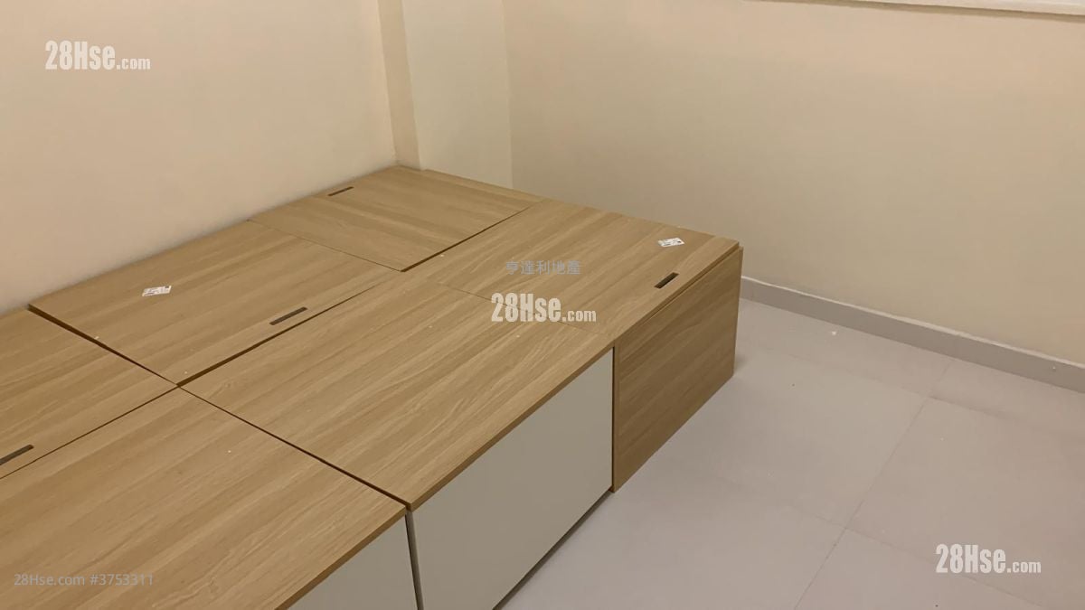 Sai Wan Building Sell 1 Bedroom , 1 Bathroom 268 ft²