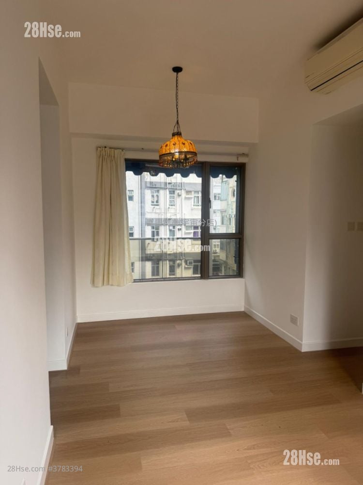 Residence 228 Sell 3 Bedrooms , 1 Bathroom 543 ft²