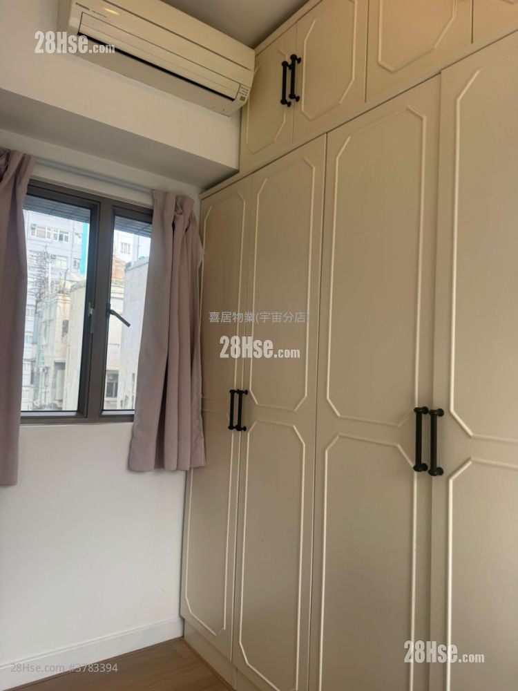 Residence 228 Sell 3 Bedrooms , 1 Bathroom 543 ft²