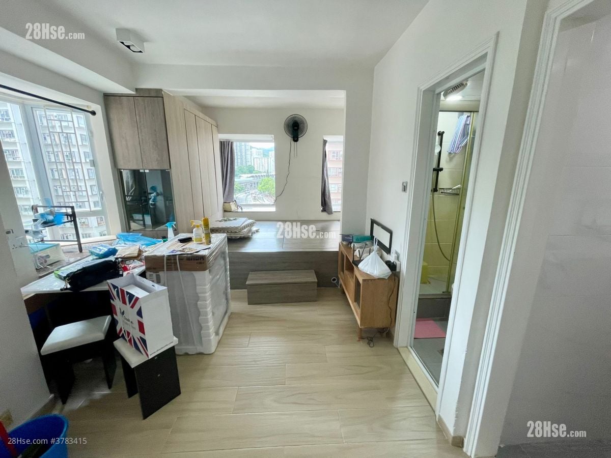Chuen Fai Centre Rental Studio , 1 Bathroom 266 ft²