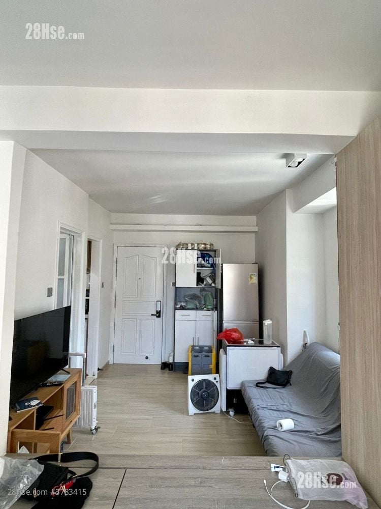 Chuen Fai Centre Rental Studio , 1 Bathroom 266 ft²
