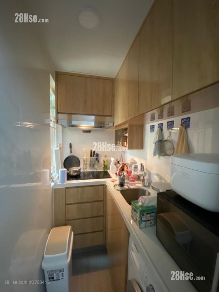 Chuen Fai Centre Rental Studio , 1 Bathroom 266 ft²