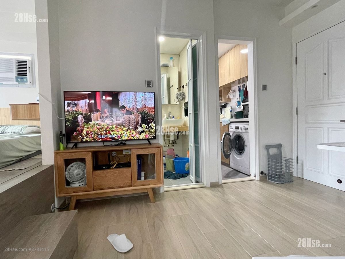 Chuen Fai Centre Rental Studio , 1 Bathroom 266 ft²