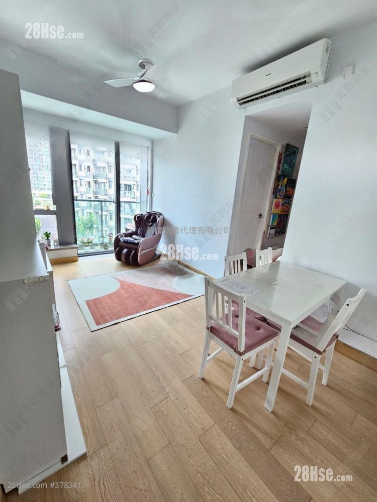 Capri Sell 2 Bedrooms 535 ft²