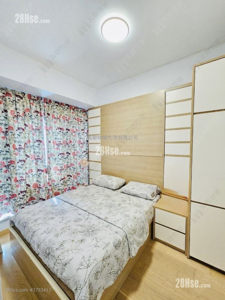 Capri Sell 2 Bedrooms 535 ft²