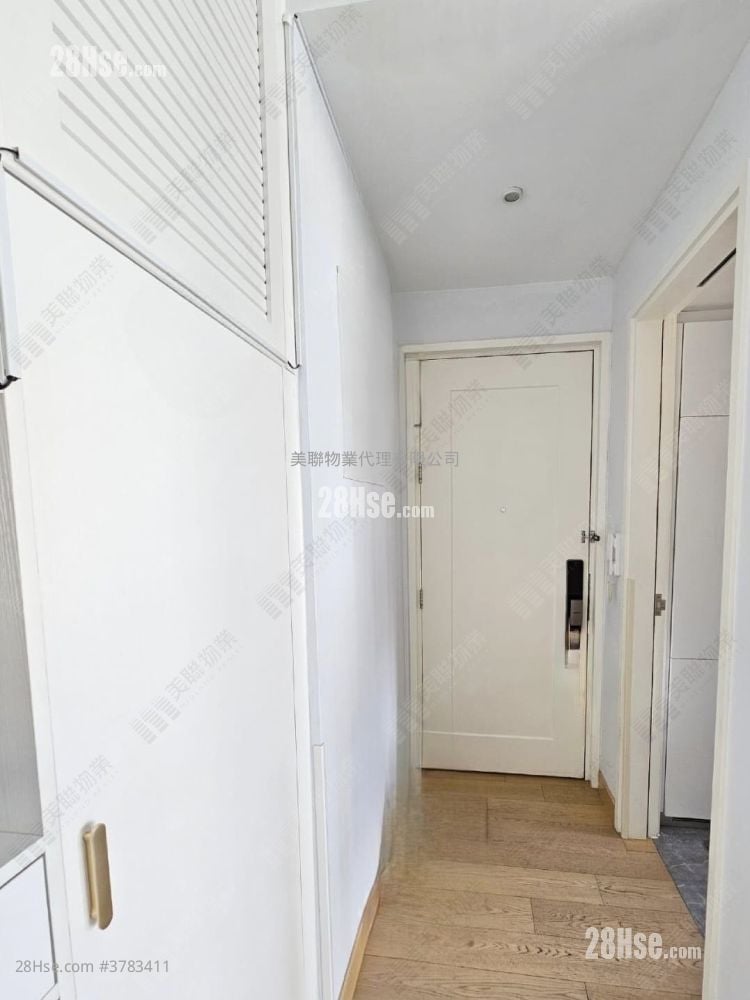 Capri Sell 2 Bedrooms 535 ft²