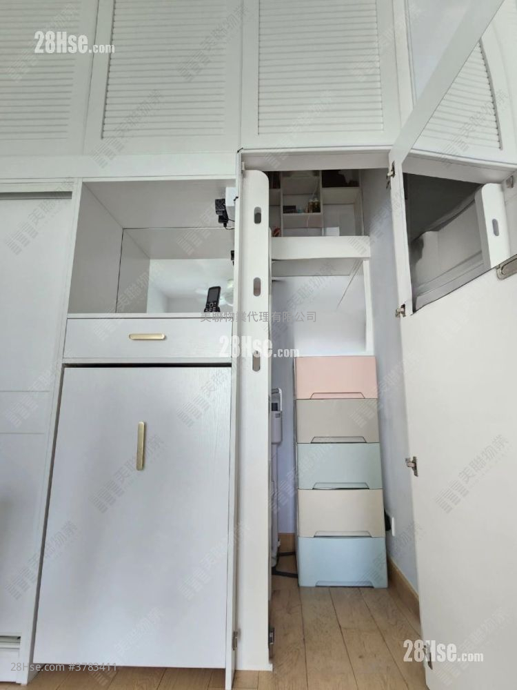 Capri Sell 2 Bedrooms 535 ft²