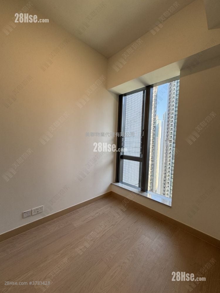 Seasons Place 售盘 1 房 323 平方尺