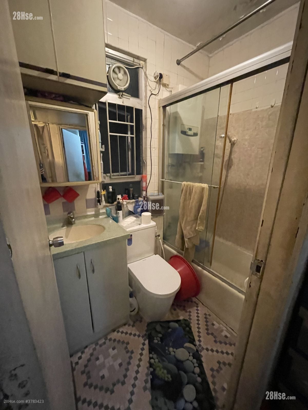 Po Hei Court Sell 3 Bedrooms , 2 Bathrooms 625 ft²