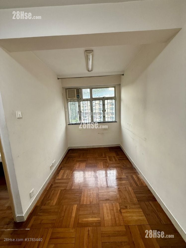 Faerie Court Sell 2 Bedrooms , 1 Bathroom 270 ft²