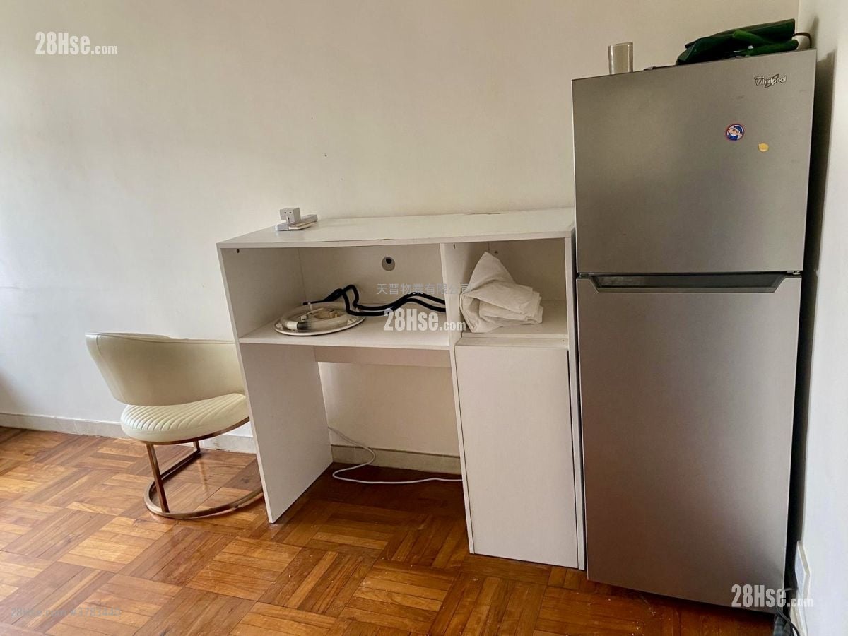 Faerie Court Sell 2 Bedrooms , 1 Bathroom 270 ft²