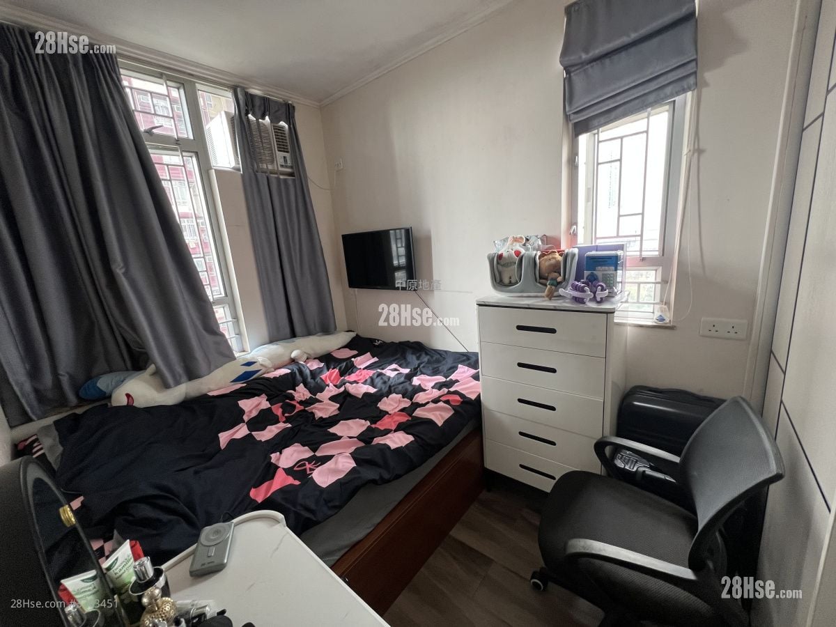 Ping Yan Court Sell 2 Bedrooms , 2 Bathrooms 380 ft²