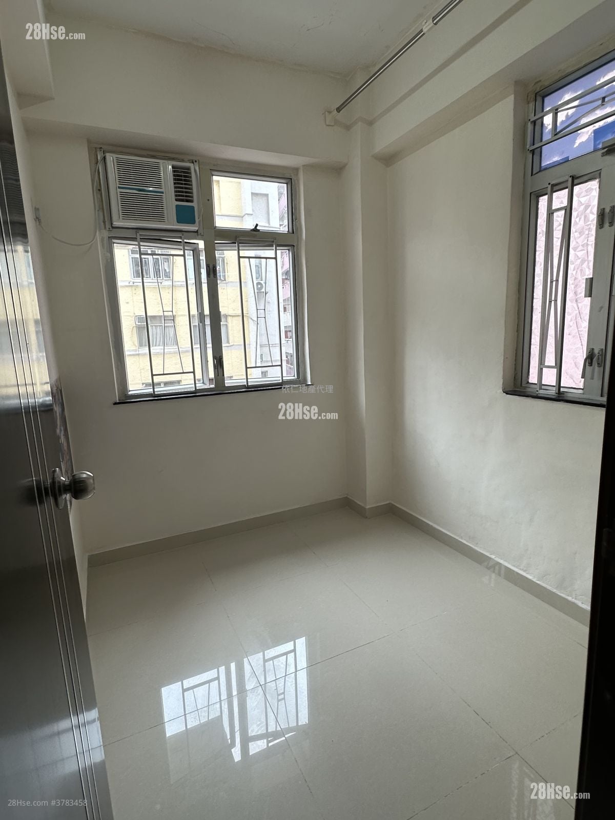 单幢楼房 租盘 2 房 , 1 浴室 240 平方尺