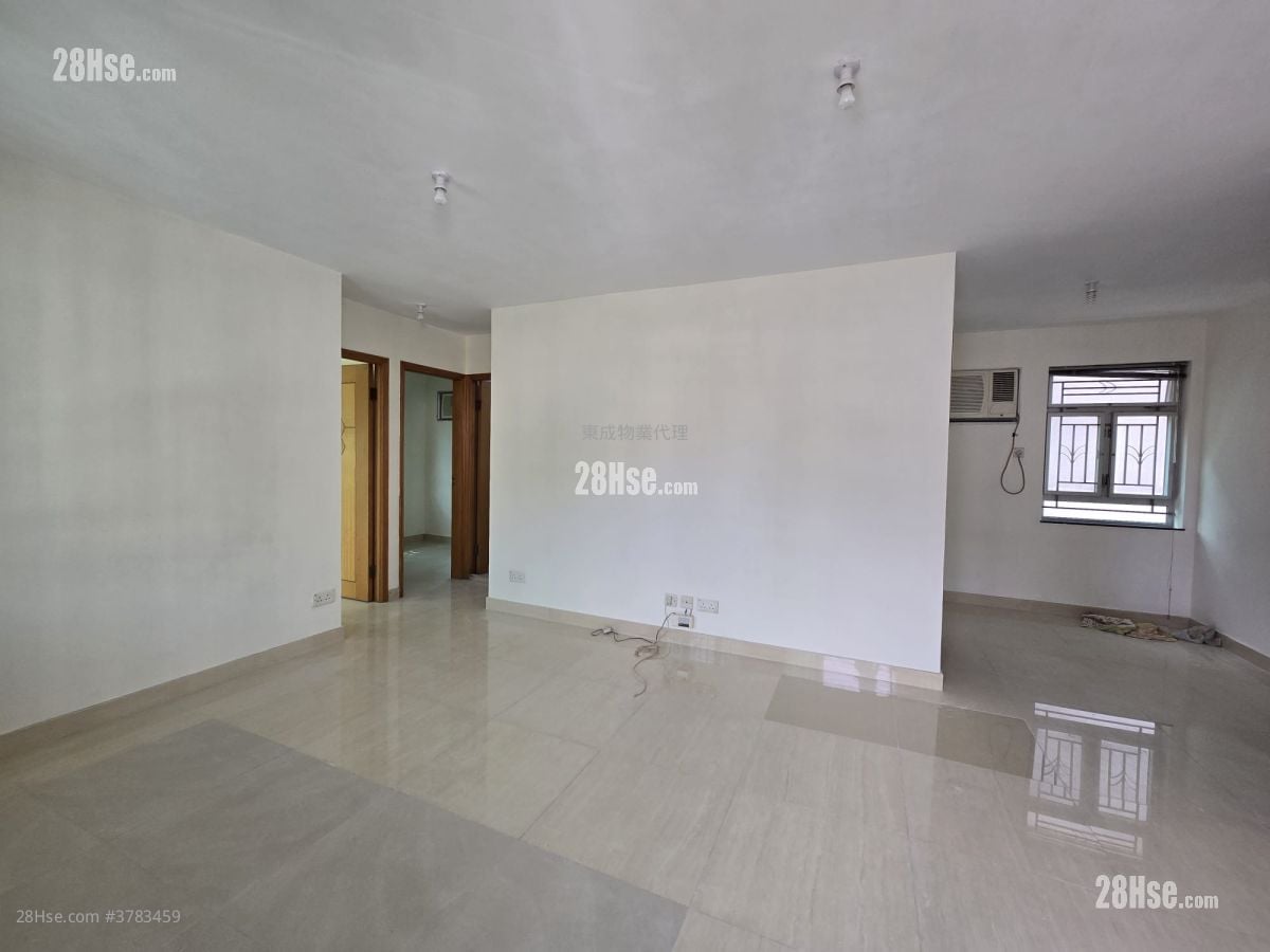 Village Rental 3 Bedrooms , 1 Bathroom 700 ft²