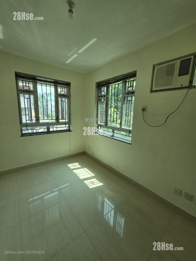 Village Rental 3 Bedrooms , 1 Bathroom 700 ft²