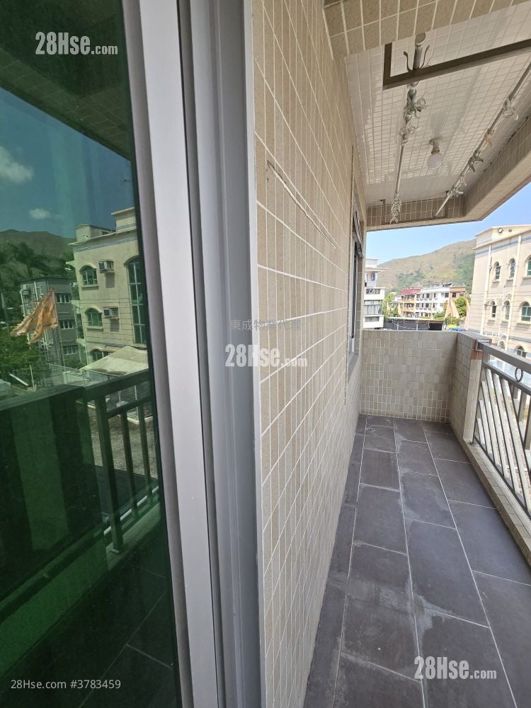 Village Rental 3 Bedrooms , 1 Bathroom 700 ft²