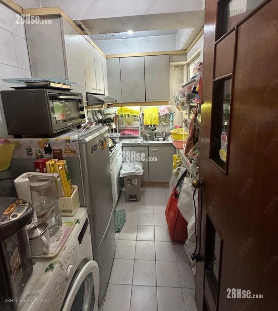 Sheung Shui Centre Sell 3 Bedrooms 532 ft²
