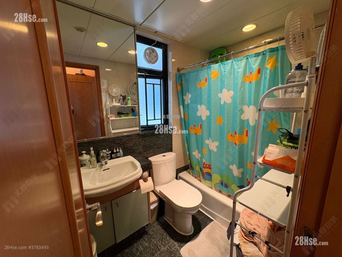 Park Island Sell 3 Bedrooms , 1 Bathroom 781 ft²