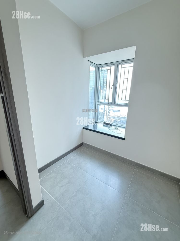 Summit Terrace Rental 3 Bedrooms , 1 Bathroom 533 ft²