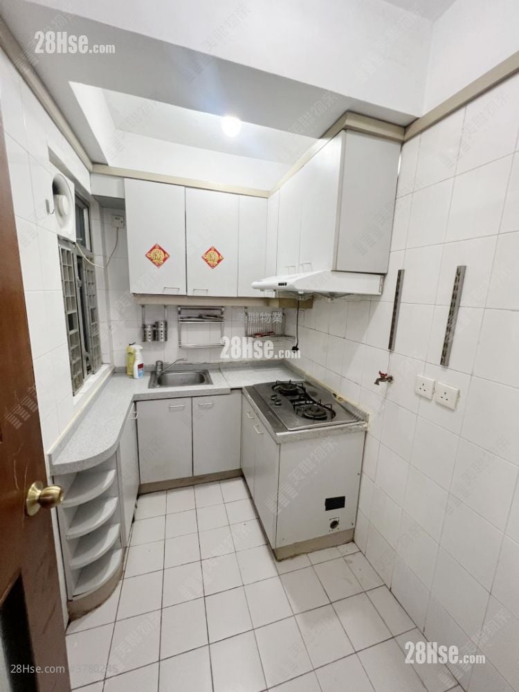 Sheung Shui Centre Sell 2 Bedrooms , 1 Bathroom 351 ft²