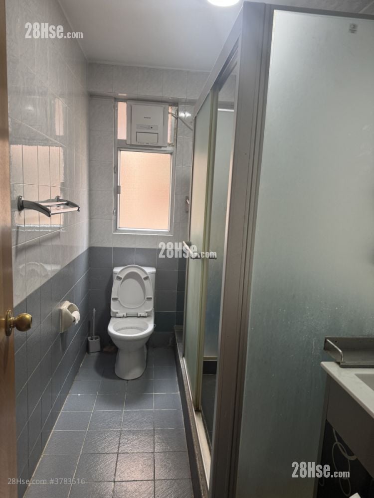 Village Rental 3 Bedrooms , 1 Bathroom 700 ft²