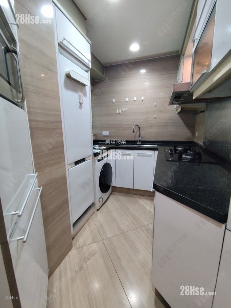 kitchen: Noble Hill Rental 3 Bedrooms , 3 Bathrooms 1,024 ft²