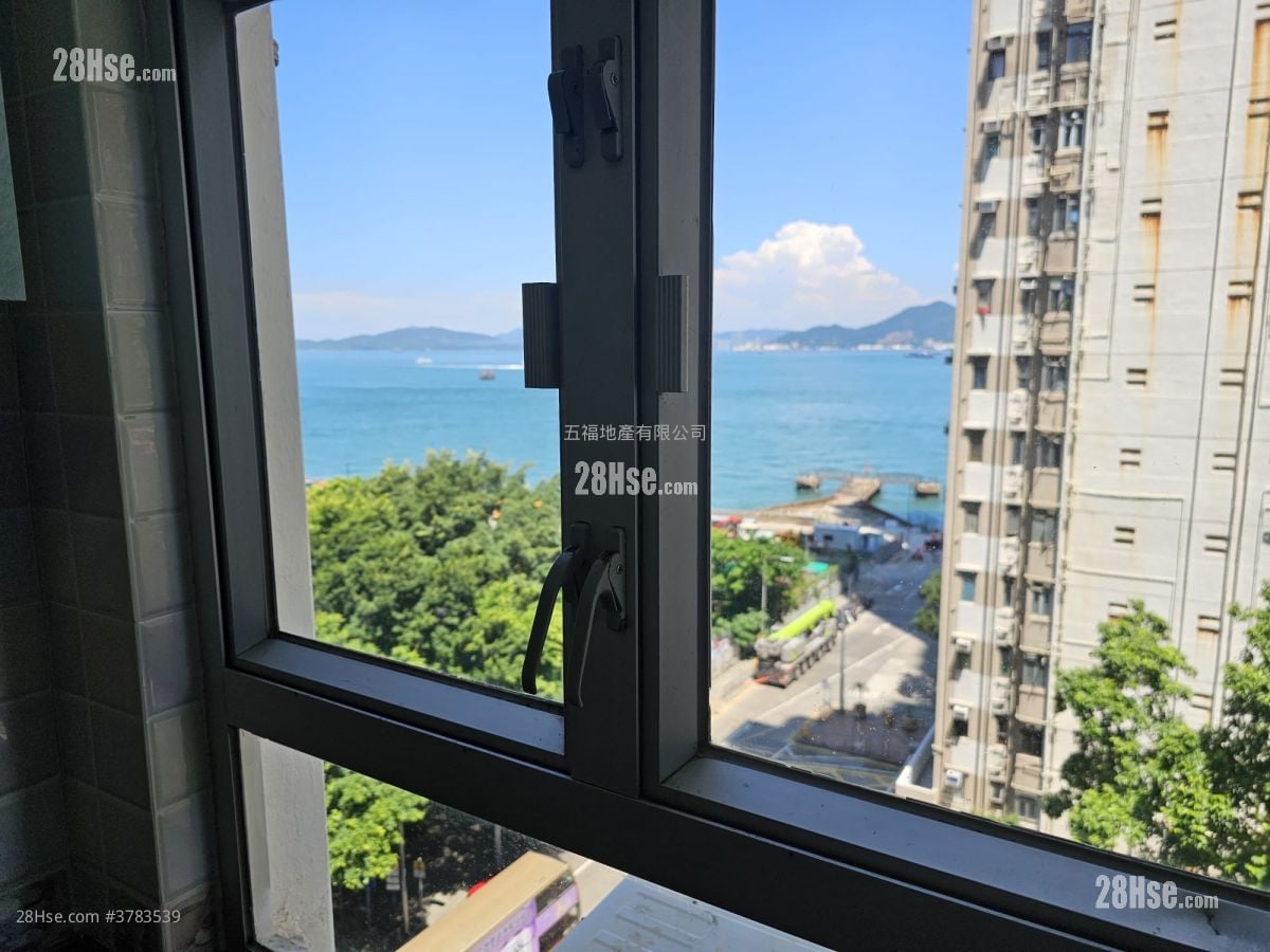 Sai Wan New Apartments Sell 2 Bedrooms , 1 Bathroom 319 ft²