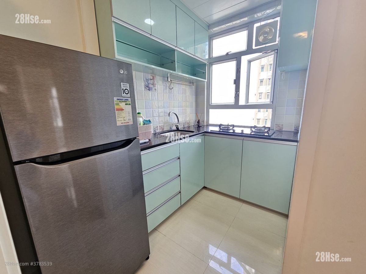 Sai Wan New Apartments Sell 2 Bedrooms , 1 Bathroom 319 ft²