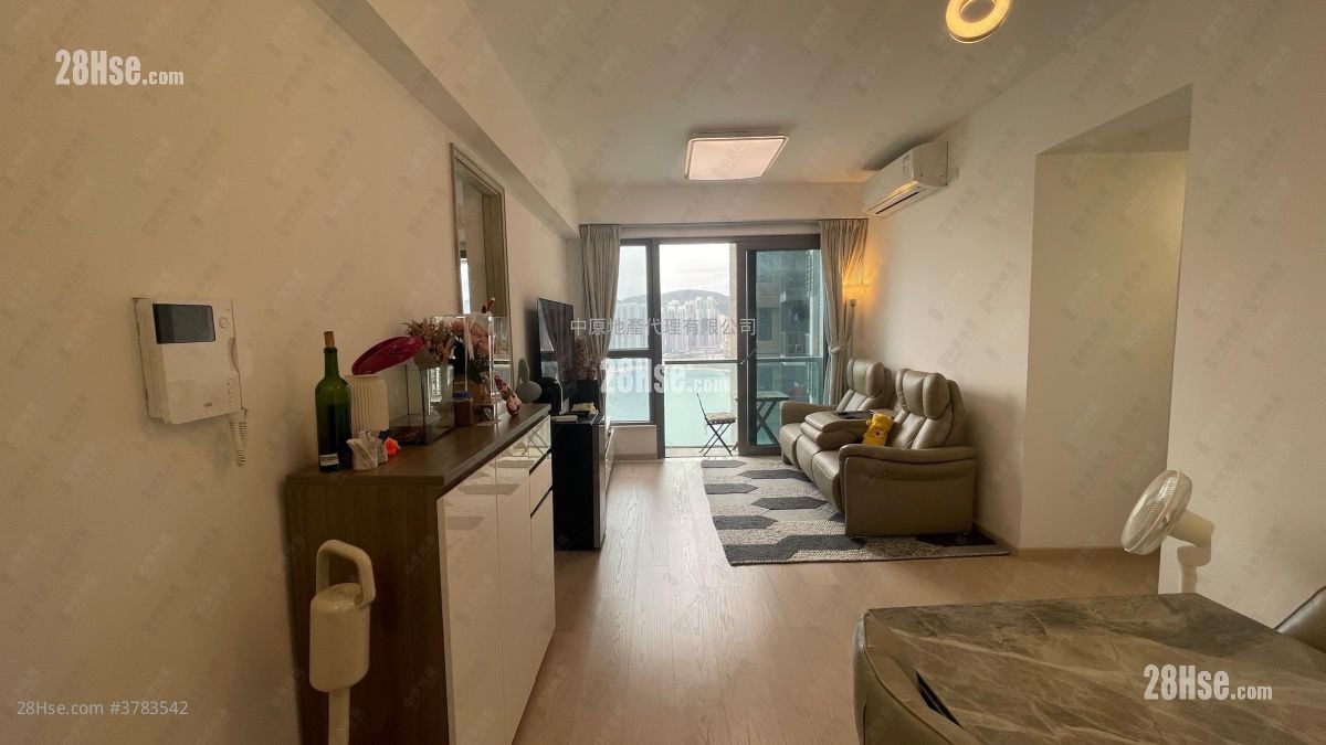 Sea To Sky Sell 3 Bedrooms 745 ft²