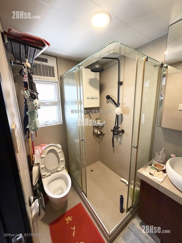 Hong Sing Garden Sell 2 Bedrooms , 1 Bathroom 405 ft²