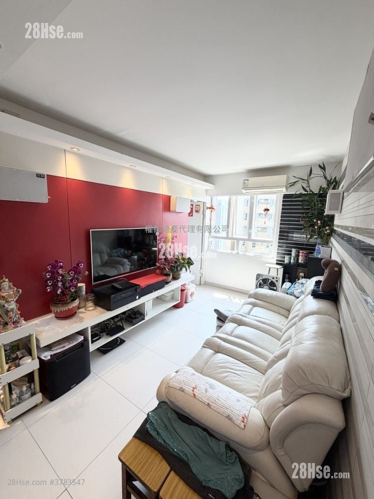 Hong Sing Garden Sell 2 Bedrooms , 1 Bathroom 405 ft²