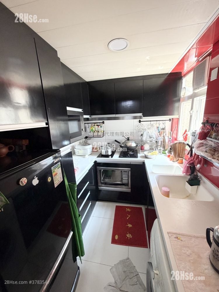 Hong Sing Garden Sell 2 Bedrooms , 1 Bathroom 405 ft²