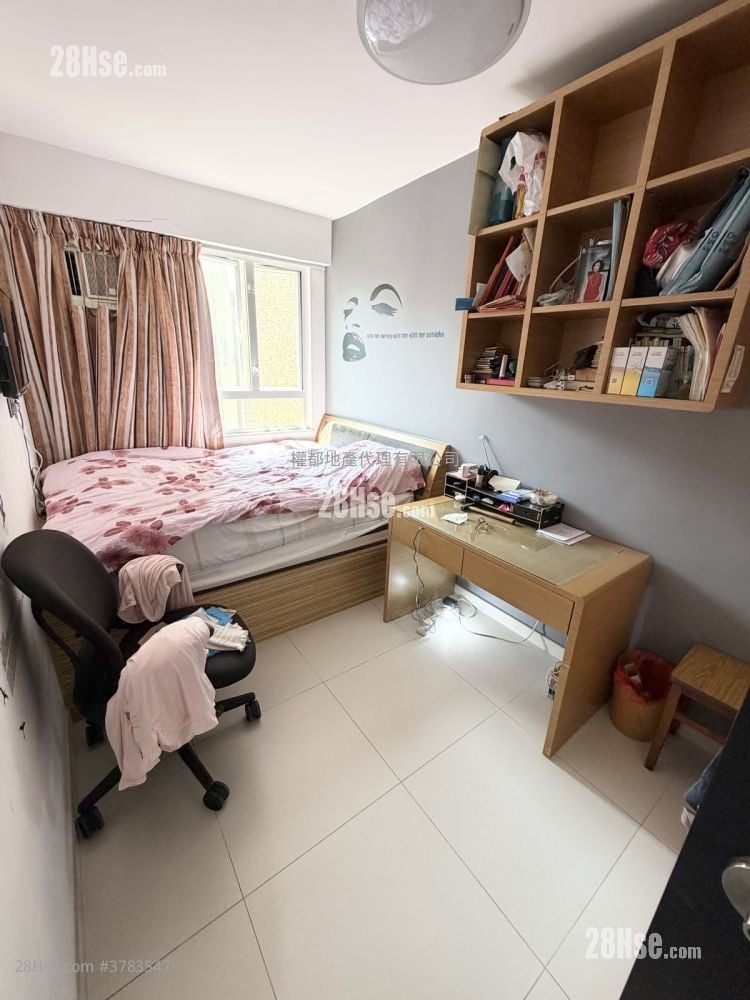 Hong Sing Garden Sell 2 Bedrooms , 1 Bathroom 405 ft²