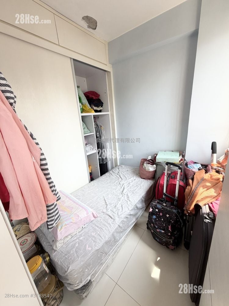 Hong Sing Garden Sell 2 Bedrooms , 1 Bathroom 405 ft²