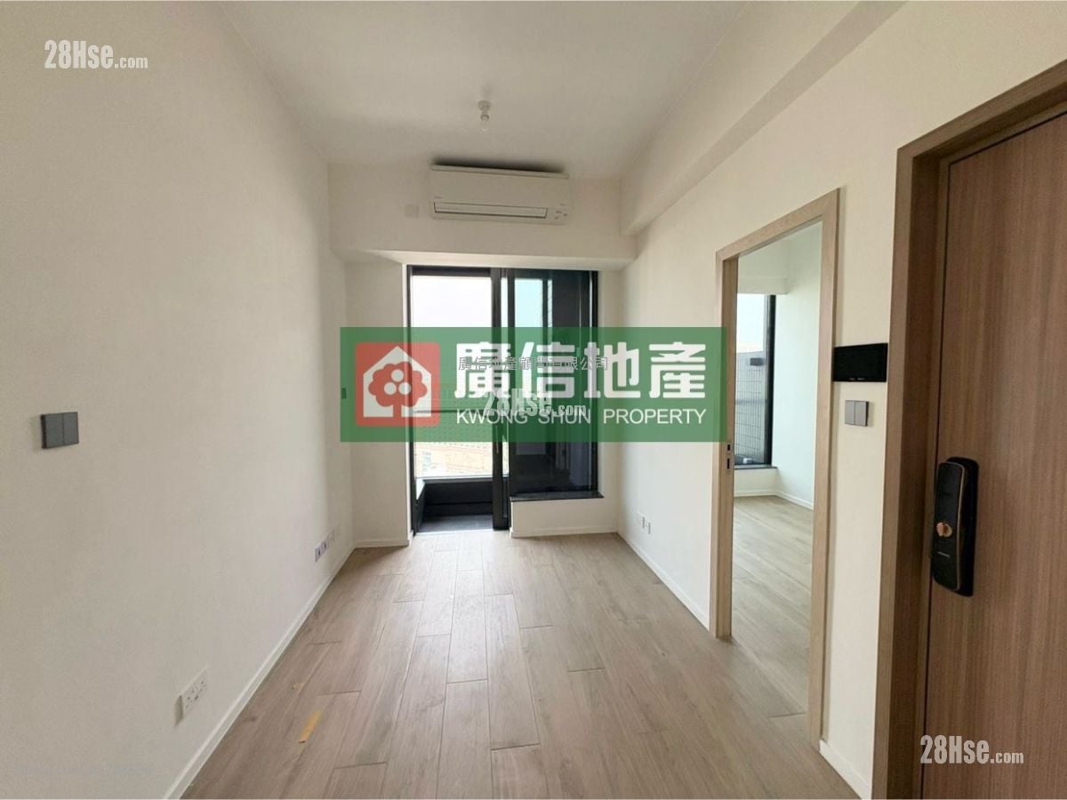 Elize Park Rental 3 Bedrooms , 1 Bathroom 438 ft²