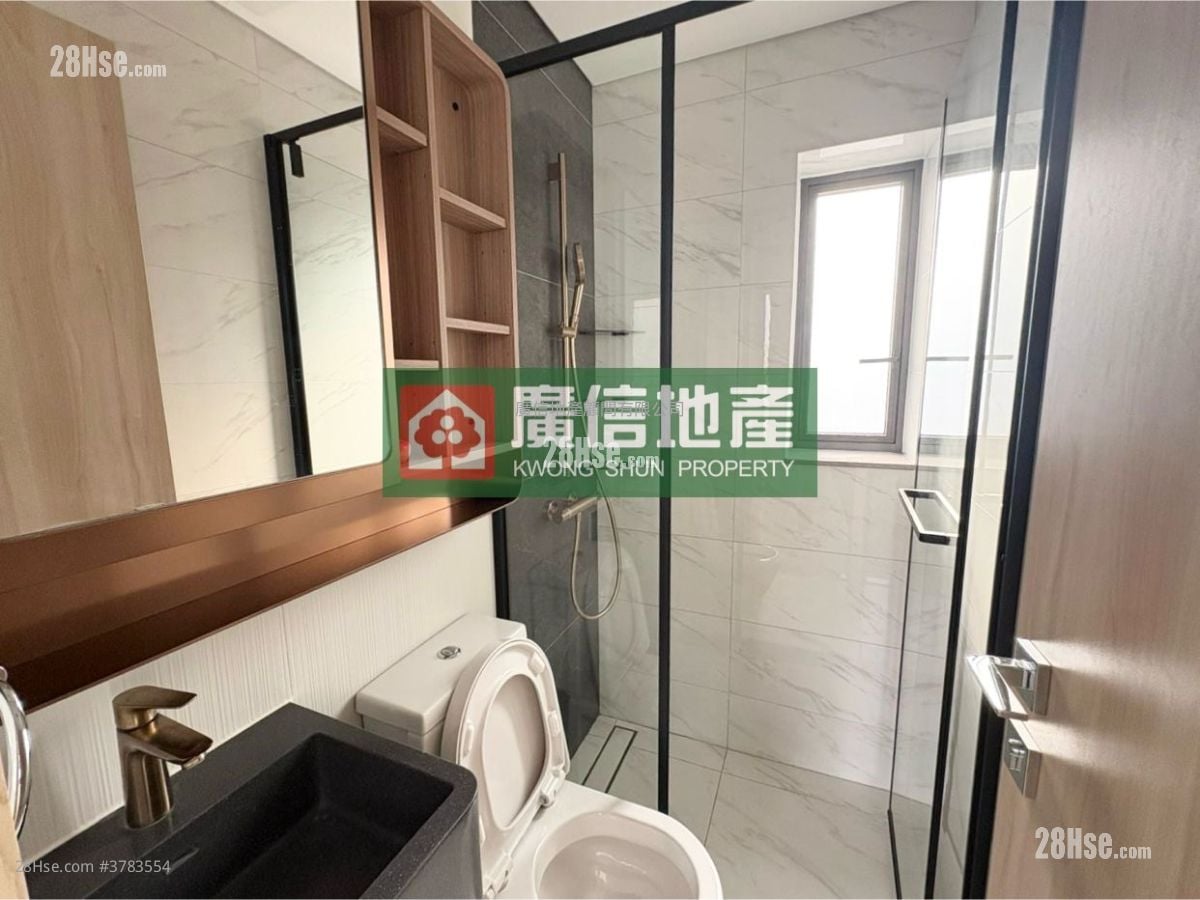 Elize Park Rental 3 Bedrooms , 1 Bathroom 438 ft²