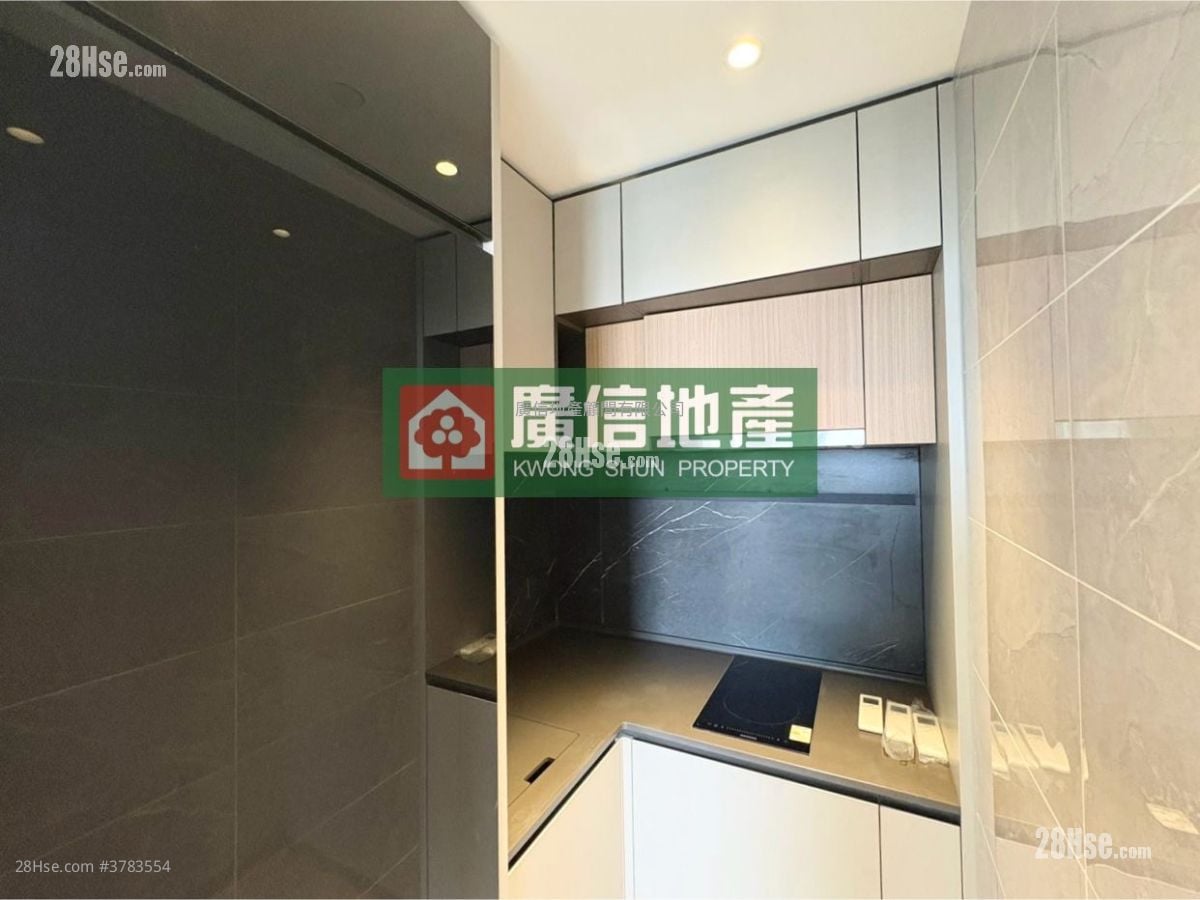 Elize Park Rental 3 Bedrooms , 1 Bathroom 438 ft²