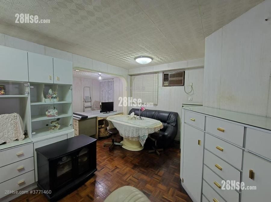 Whampoa Garden Sell 4 Bedrooms , 2 Bathrooms 681 ft²