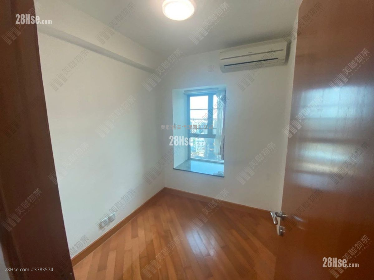 Park Central Sell 3 Bedrooms , 2 Bathrooms 638 ft²