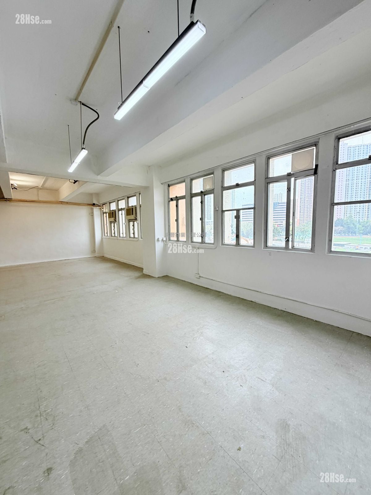 鸿昌工厂大厦 租盘 1 房 , 1 厕所 1,961 平方尺