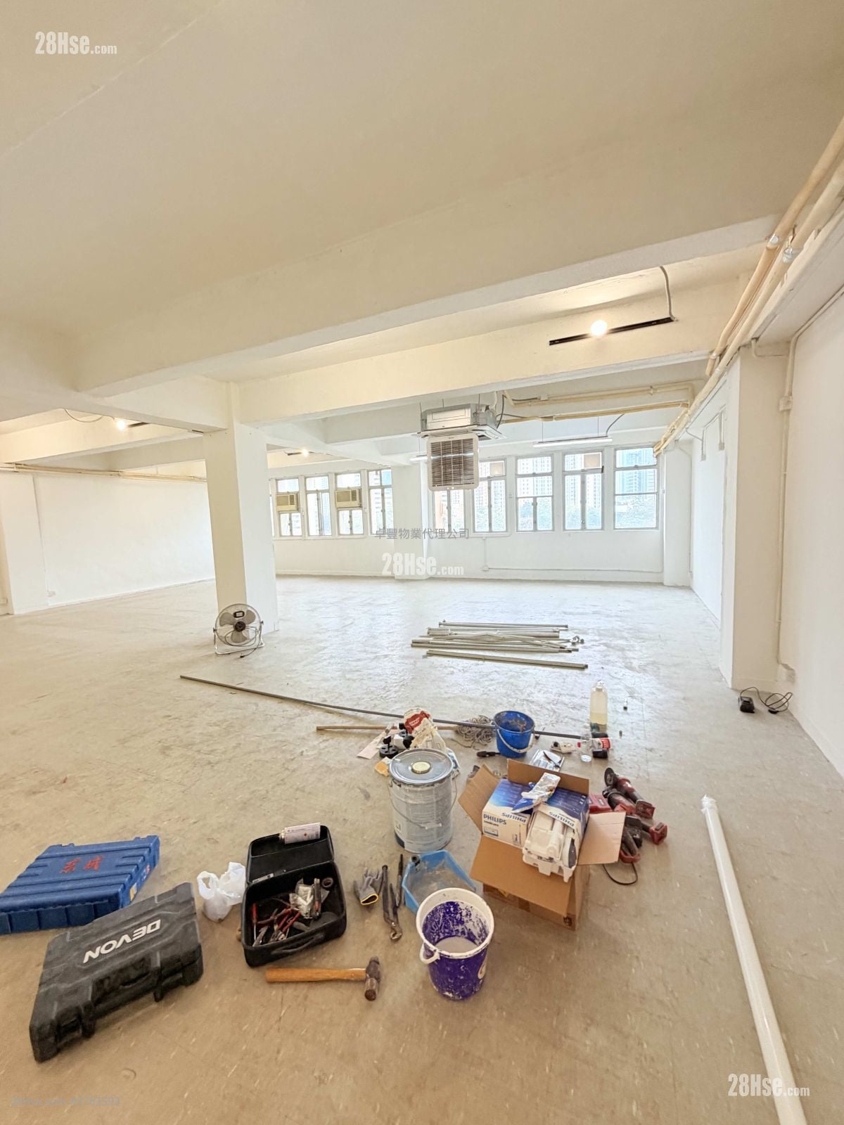 鸿昌工厂大厦 租盘 1 房 , 1 厕所 1,961 平方尺