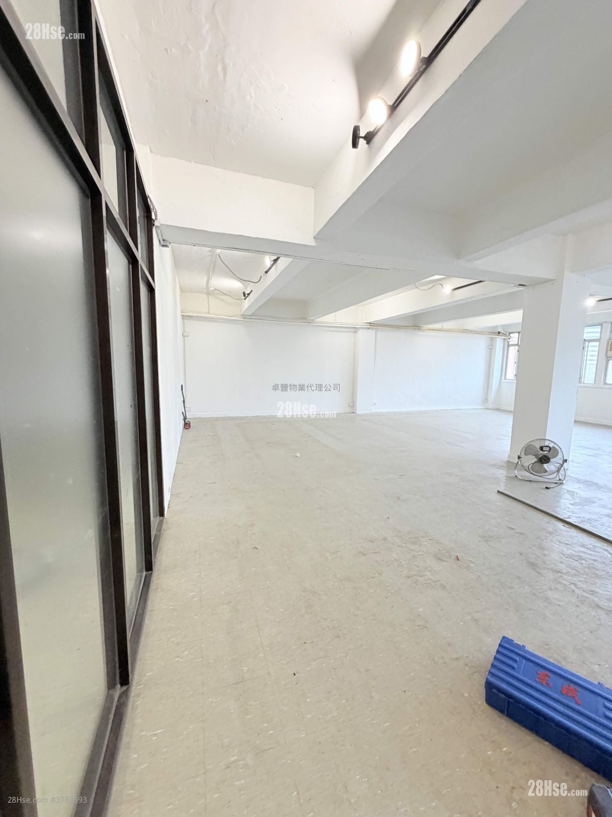 鸿昌工厂大厦 租盘 1 房 , 1 厕所 1,961 平方尺