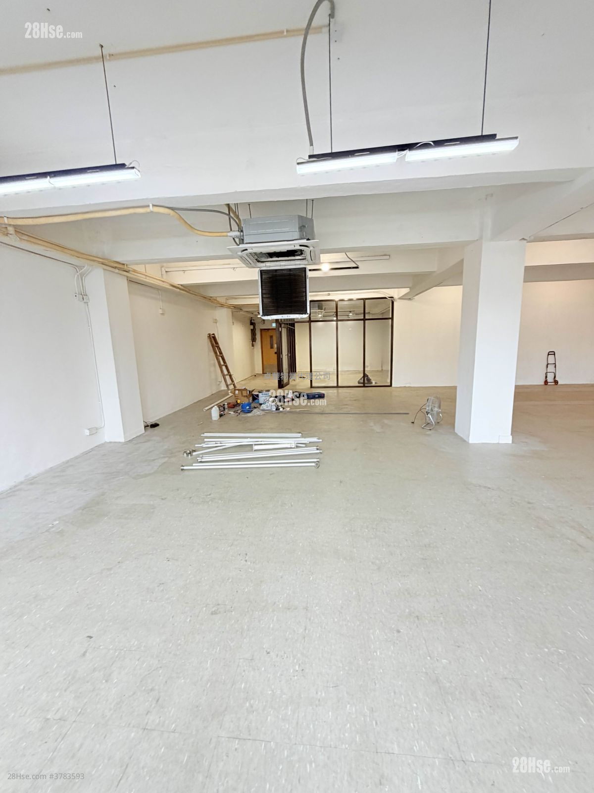 鸿昌工厂大厦 租盘 1 房 , 1 厕所 1,961 平方尺