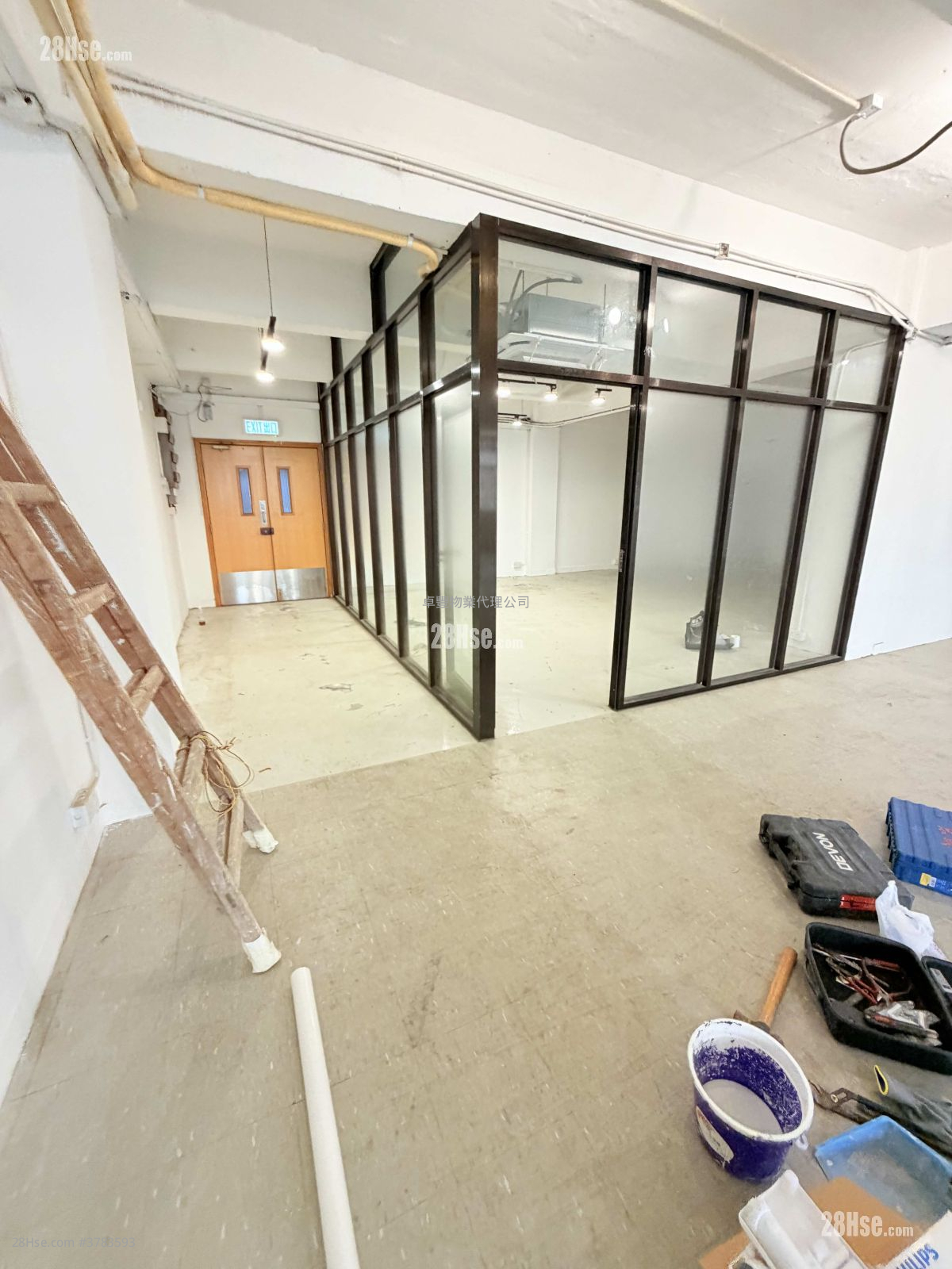 鸿昌工厂大厦 租盘 1 房 , 1 厕所 1,961 平方尺